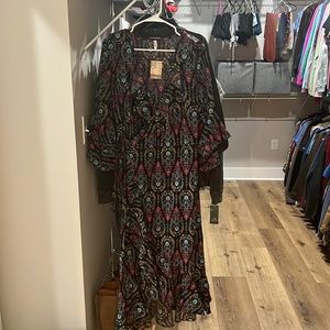 Beautiful wrap around roper drew womens large